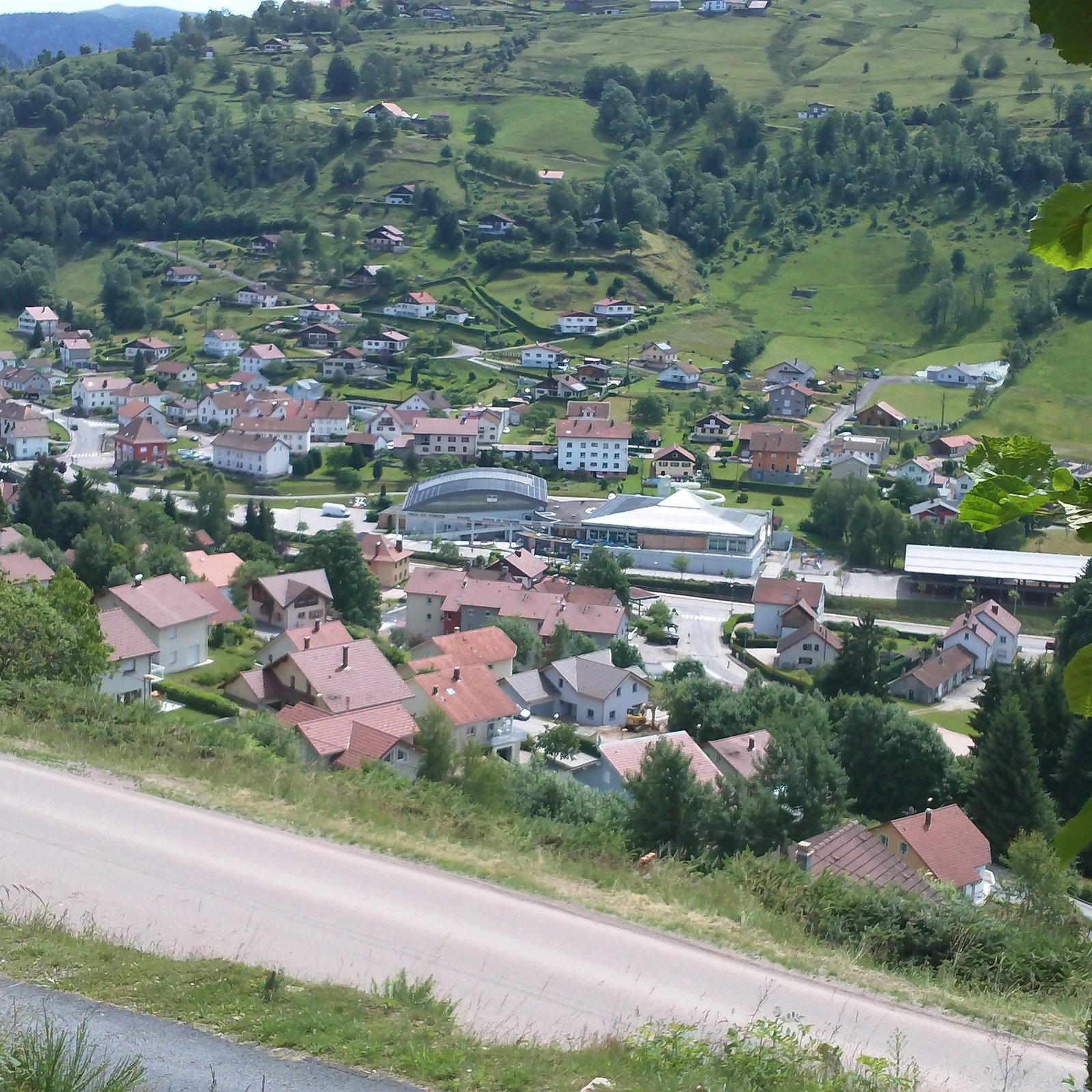 Le village de La Bresse blotti dans la vallée verte